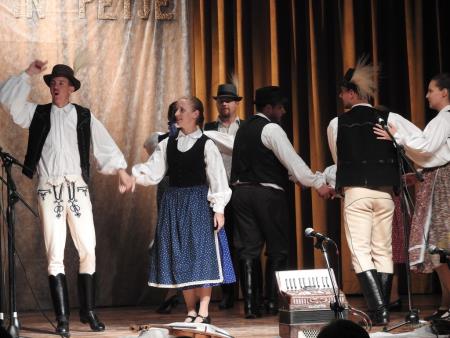 Prireditev Druži naju ples in petje z mednarodno udeležbo 75